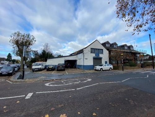 98 Kensington Ave Sold with Strong Future Potential