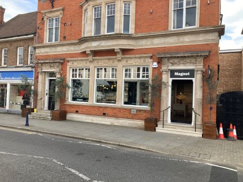 SHW completes prime retail let to Magnet in Reigate