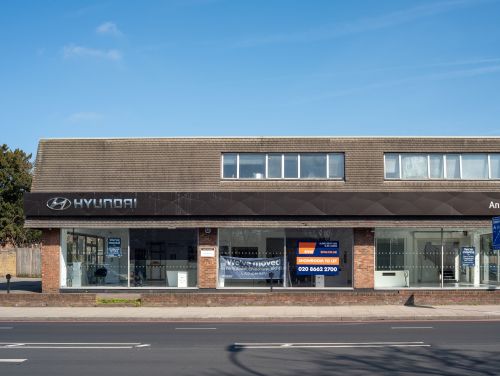 SHW - SBS Bathrooms settles into its new Bromley Road showroom